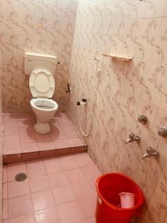 AISHWARYA HOME STAY Double bed 2 nd floor no lift - 4