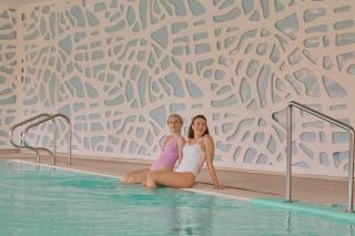 Waterlane Island Suites - Pool, Gym & Rooftop Terrace with Private Hot Tub by Downtown Apartments - 9
