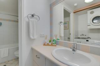 1BR Sunset Balcony Stay - Heart of Gold Coast - 8