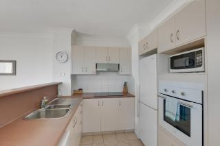 1BR Sunset Balcony Stay - Heart of Gold Coast - 6