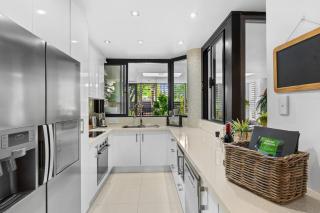 Luxury Beachfront Apartment with Direct Pool Access - 2