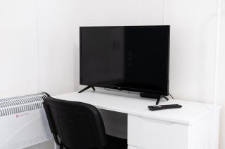 Private En-Suite - Fridge - Microwave - Work Stay - 7