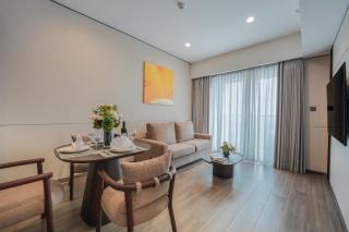 Residence on Opus Bay - Balmoral Tower Hotel - 8