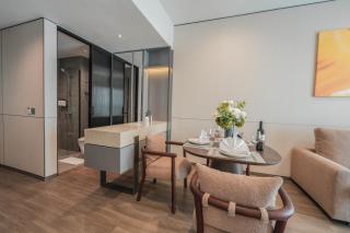 Residence on Opus Bay - Balmoral Tower Hotel - 9