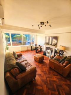 Sunset & Salt, 2 bedroom bungalow by the sea - 9