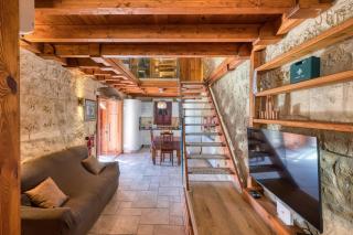 Stone Farmhouse with Private Courtyard in Qawra - 9