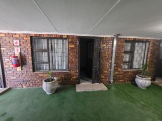 Cozy Corner Guest House - 7