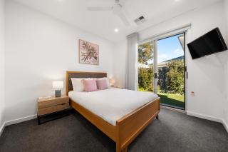 Somerton Days - Contemporary Escape near the Beach - 8