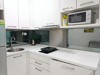 KLCC Summer Suites By Joy Suites - 2