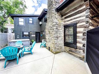 Historic Log Cabin with Hot Tub in Augusta, Kentucky - 0