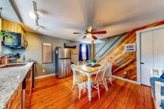 Historic Log Cabin with Hot Tub in Augusta, Kentucky - 2