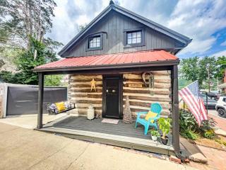 Rustic Pet-Friendly Cabin on Main Street in Augusta, Kentucky - 0