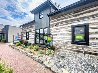 Rustic Pet-Friendly Cabin on Main Street in Augusta, Kentucky - 6