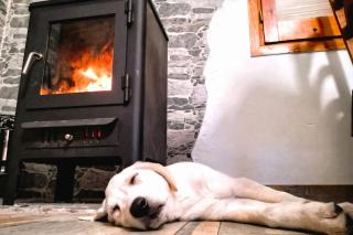 Refugio con chimenea y vistas al Montseny - 4