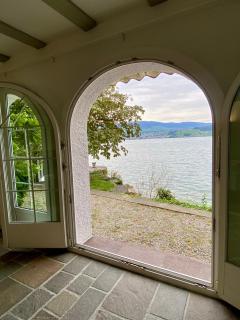 Stunning Lake Zurich Waterfront Villa - 8