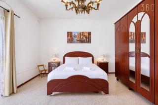 3-Bed Maltese Home in Luqa, Mins to the Airport - 8