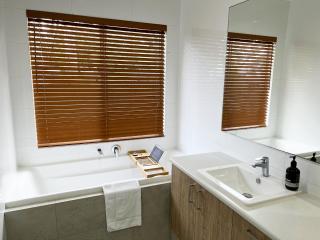 Shadforth Rise: Spacious, modern home, beautiful views, 4 mins to town - Denmark - 4