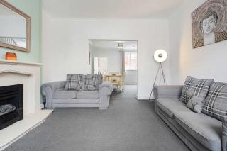 Sleek Gem Home in Houghton le Spring, Sleeps 5 - 5