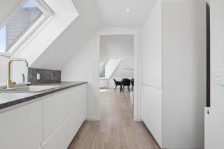 Modern apartment in central Aalborg with city views - 7