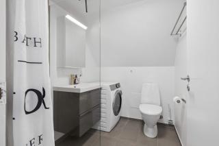 Modern apartment in central Aalborg with city views - 3
