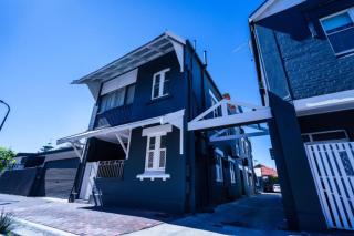 Once Upon a Tide Glenelg Free WiFi AC Walk to Jetty Road and Beach - 6