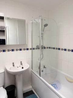 AR Guest House - 2-Bed Coach House, Bristol - 3