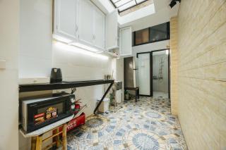 Near railway-Free laundry, dryer & luggage storage - 6