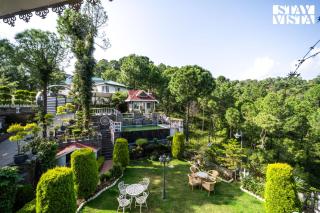 StayVista at Shivangan Kasauli with BBQ, Bathtub & Infinity Pool - 8
