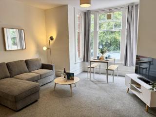 Gloucester Serviced Apartments - 7