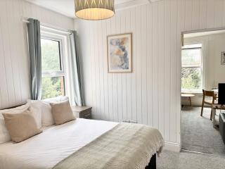 Gloucester Serviced Apartments - 5