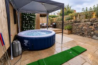 3BR 2Bath Home with Hot Tub Games Room By Stadium with Fast WiFi & Free Parking - 7