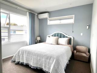 brand new Lakeside cozy deluxe - 1