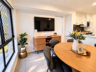 Boondall 3BR Family Home | Long Stay Deals - 9