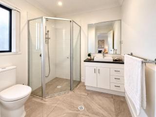 Boondall 3BR Family Home | Long Stay Deals - 2