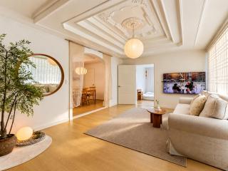 New JAJA Haenggung, SuwonㅣNext to Hwaseong Fortress ㅣ 165 sqm Large SpaceㅣCozy Korean VibeㅣComfortable & Well-keptㅣUp to 16 guestsㅣ2 Free Parkingㅣ2 Bathrooms ㅣ Loved by many guests - 7
