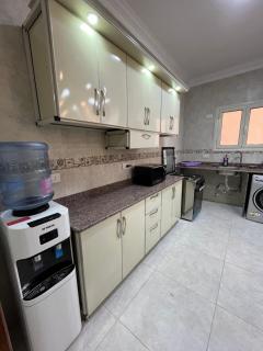 Spacious 3BR Apartment Steps from AUC - Balcony & Parking - 4