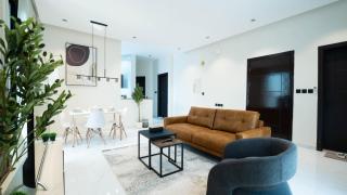 Modern Apt | Stylish Comfort Stay - 4