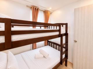 Mountain & City Lights Balcony View 2BR Condo Near Burnham Park - 1
