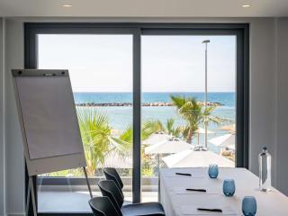 Mercure Larnaca Beach Resort - 8
