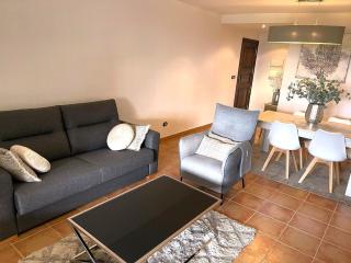 Vivienda renovada con gran terraza - 9
