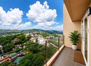 Mountain & City Lights Balcony View 2BR Condo Near Burnham Park - 7