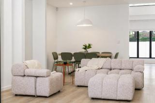 Family Oasis, Poolside Living & Great Location - Holiday Home - 7