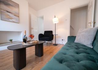 Cosy 2-Bed Home in Mansfield with Private Patio - 6