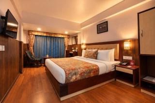 Summit Oakden Resort & Spa at Mall Road - 5