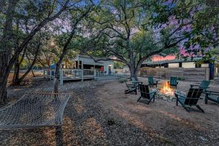 The Driftwoods | Clubhouse | Hot Tubs | Fire | Projector - 3