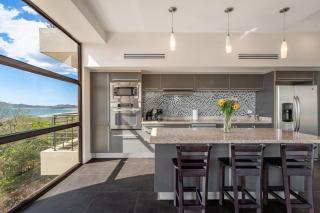 La Perla Condo with Ocean and Sunsets Views - 8