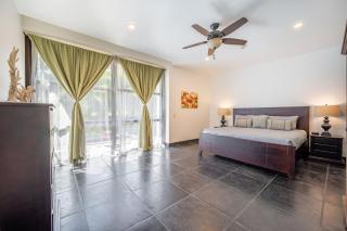 Spacious La Perla Condo with Terrace and Views - 5