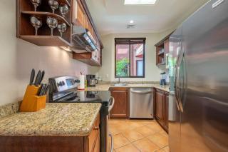 Sunshine Getaway- Lovely Golf Front Villa - 7