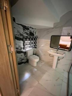 Stephanie's Luxury Apartments - 1