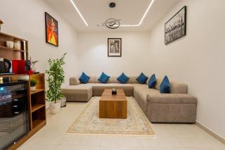 ART boutique suite جناح فاخر بكرسي مساج و موقع راقي - 0
